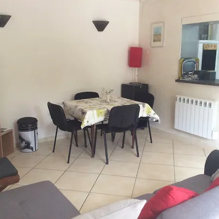Hébergement de vacances Maison T2 Plain Pied Mer Et Commodités à Pied La Ciotat